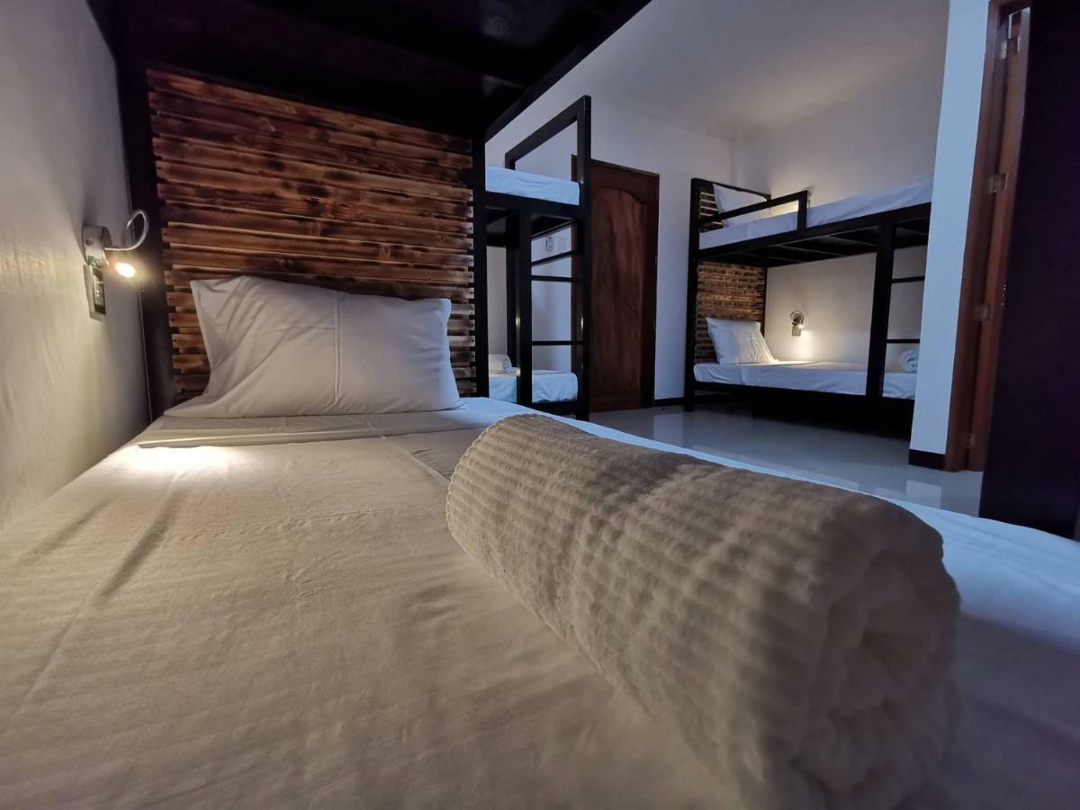 Bakawan Hostel Корон Экстерьер фото